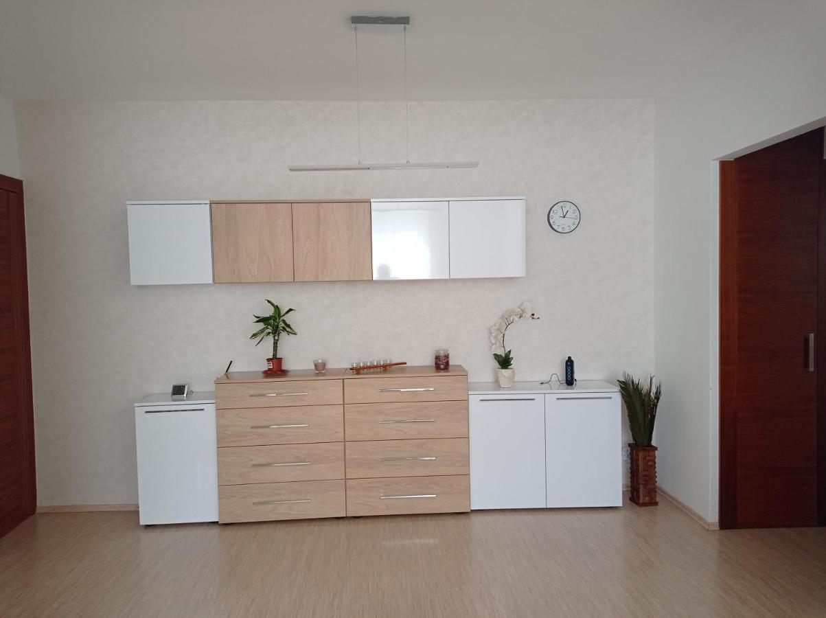 Amazing Flat In Old Town With Large Balcony Apartment Bratislava Bagian luar foto